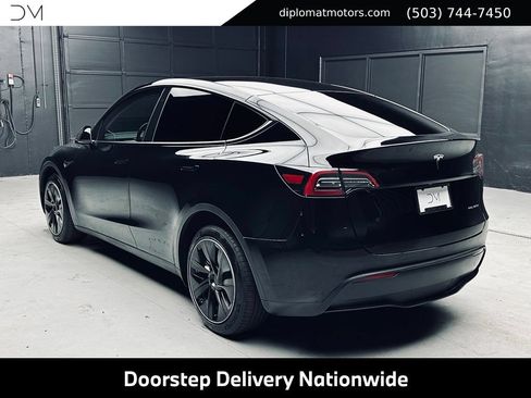 Used 2023 Tesla Model Y Long Range AWD/4WD image 5
