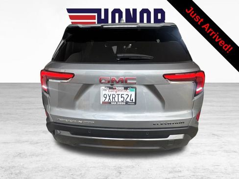 Used 2025 GMC Terrain Elevation AWD/4WD image 3