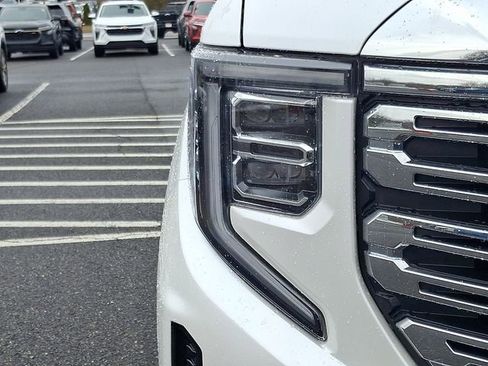 Used 2022 GMC Sierra 1500 Denali w/ Technology Package image 9