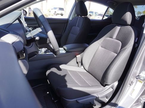 Certified 2025 Nissan Sentra SV w/ All-Weather Package image 13