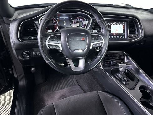 Used 2017 Dodge Challenger GT w/ Technology Group image 21