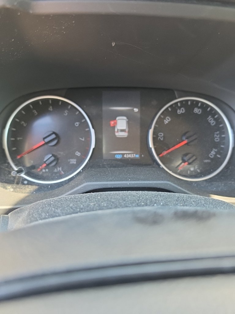 Used 2022 Toyota RAV4 XLE w/ Convenience Package FWD image 10