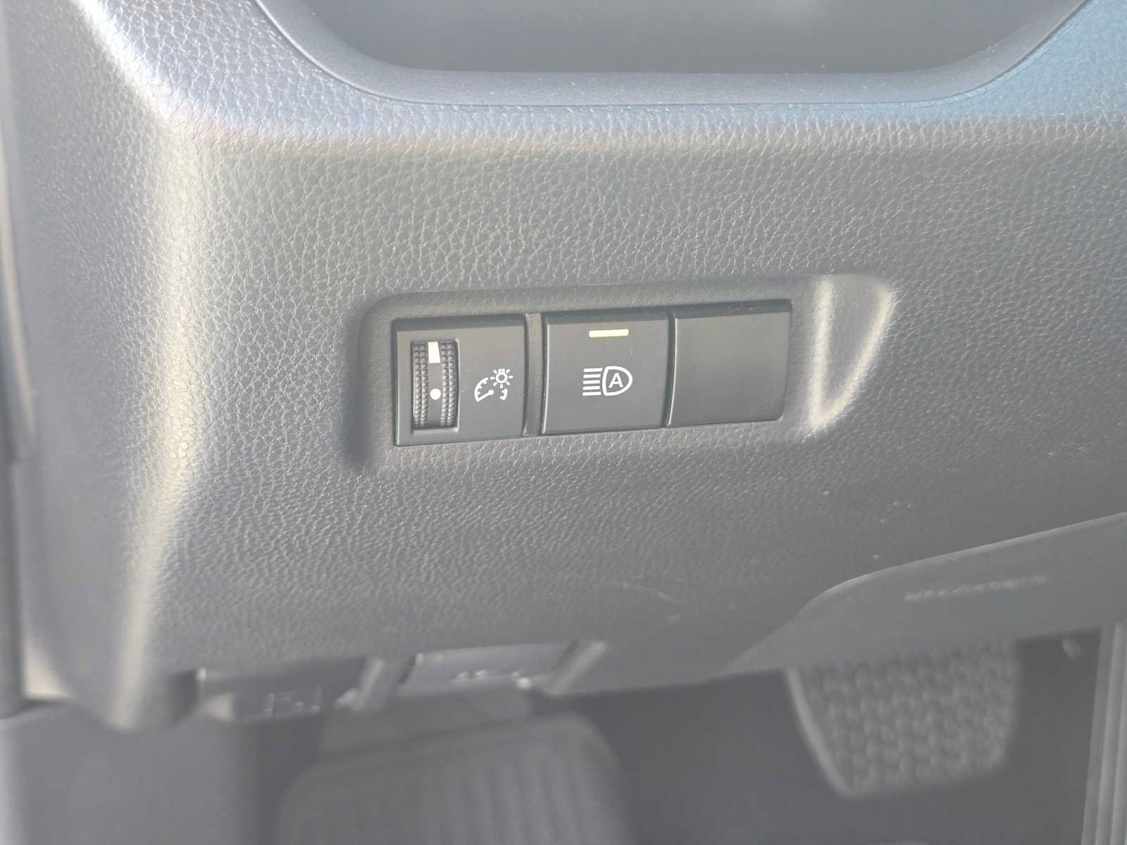 Used 2024 Toyota RAV4 LE AWD/4WD image 24