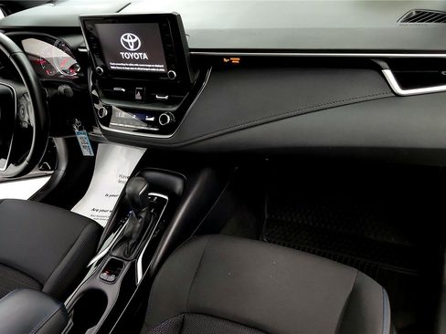 Used 2022 Toyota Corolla SE image 16