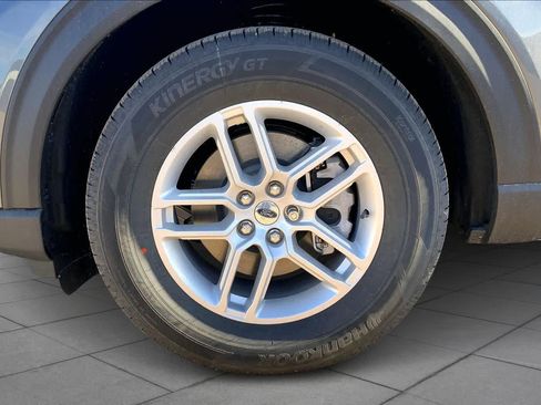 New 2026 Ford Explorer Active w/ Active Comfort Package image 11