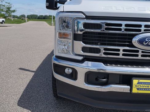 Used 2025 Ford F250 XLT AWD/4WD image 3