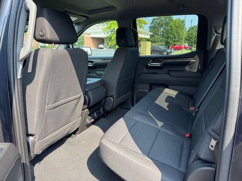 Used 2023 GMC Sierra 1500 SLE AWD/4WD image 13