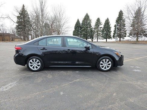 Used 2022 Toyota Corolla LE image 7