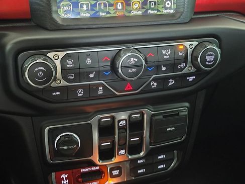 Used 2019 Jeep Wrangler Unlimited Rubicon AWD/4WD image 14