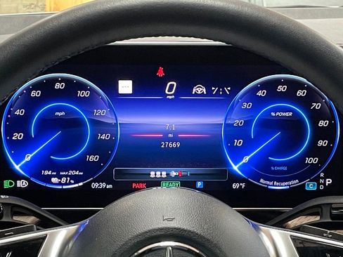 Used 2023 Mercedes-Benz EQE 500 4MATIC Sedan w/ Exclusive Trim Package image 29