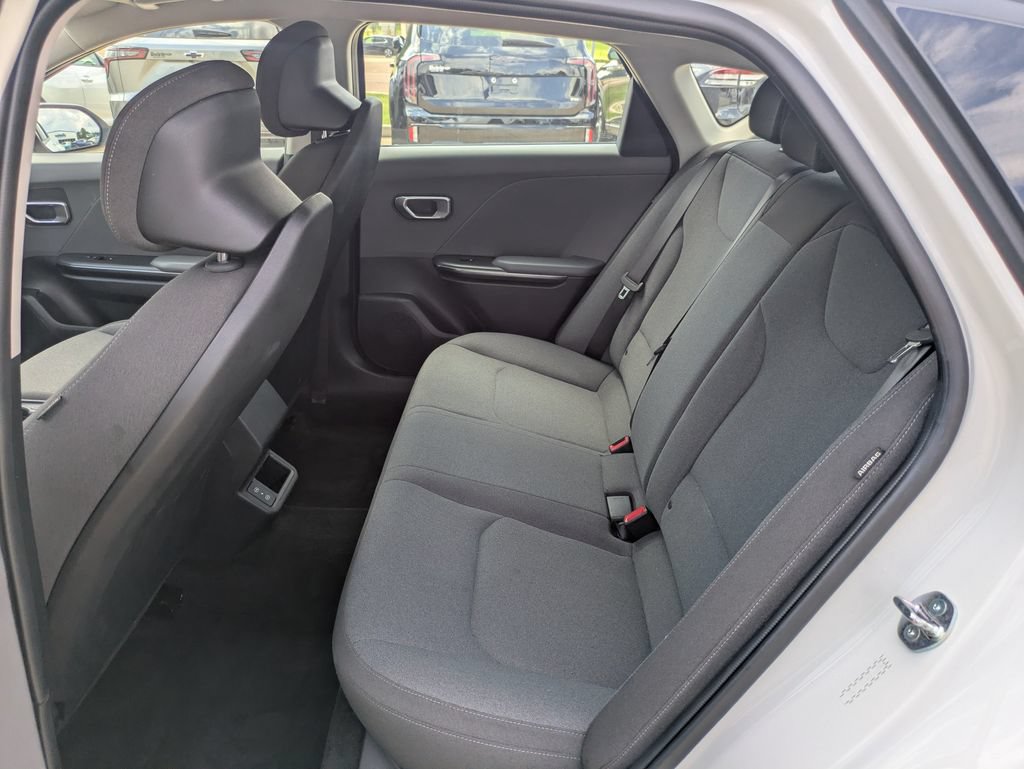 Used 2025 Kia K4 FWD image 6