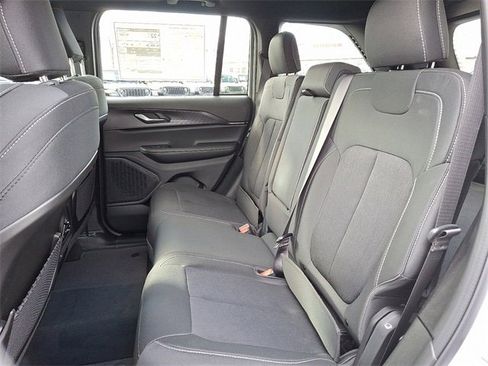 New 2025 Jeep Grand Cherokee Laredo X w/ Luxury Tech Group I image 6