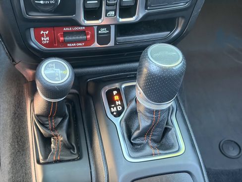 Used 2022 Jeep Gladiator Mojave w/ LED Lighting Group AWD/4WD image 25
