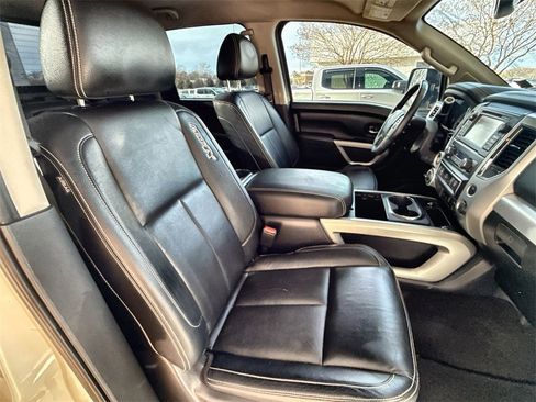 Used 2018 Nissan Titan PRO-4X w/ Pro-4x Convenience Package image 25