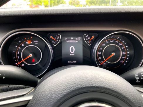 Used 2019 Jeep Wrangler Sport AWD/4WD image 13