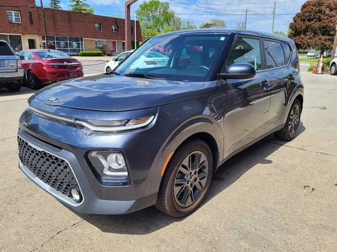 Used 2020 Kia Soul EX FWD image 3
