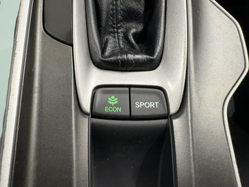 Used 2018 Honda Accord Sport image 20