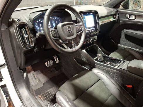 Used 2021 Volvo XC40 T5 R-Design w/ Climate Package AWD/4WD image 9