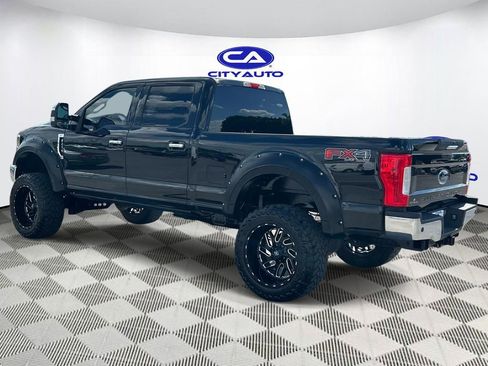 Used 2019 Ford F250 XLT w/ XLT Premium Package AWD/4WD image 6