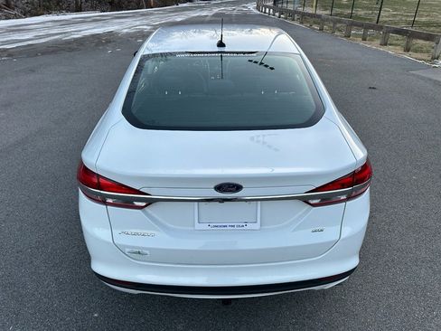 Used 2018 Ford Fusion SE image 4