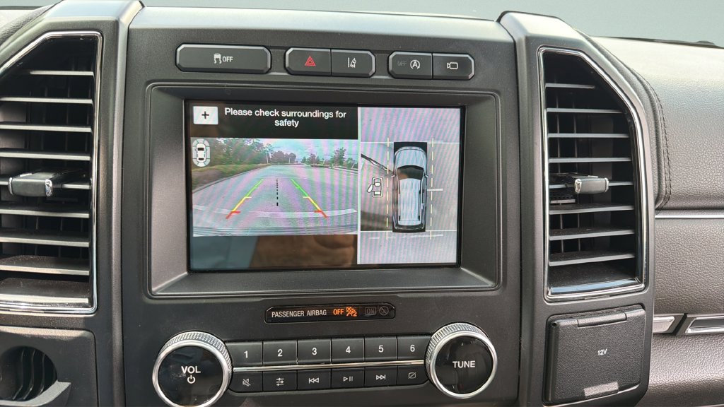 Used 2018 Ford Expedition Limited w/ Equipment Group 302A RWD image 15