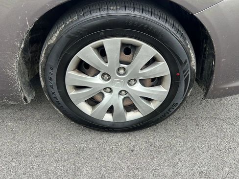 Used 2012 Honda Civic LX image 32