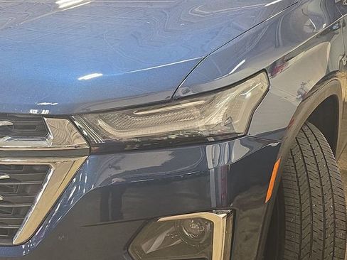 Used 2023 Chevrolet Traverse LT w/ Rear Camera Mirror Package image 35