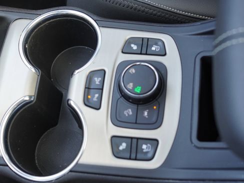 Used 2024 GMC Terrain Denali w/ Denali Premium Package image 44