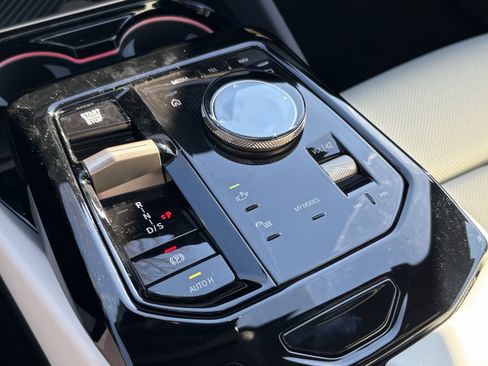 Used 2026 BMW 530i xDrive image 29