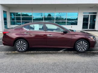 Used 2025 Nissan Altima 2.5 SV FWD video 3