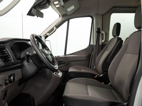 Used 2025 Ford Transit 350 XLT RWD image 5