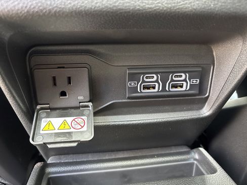 New 2025 Jeep Grand Cherokee L Limited w/ Luxury Tech Group II image 30