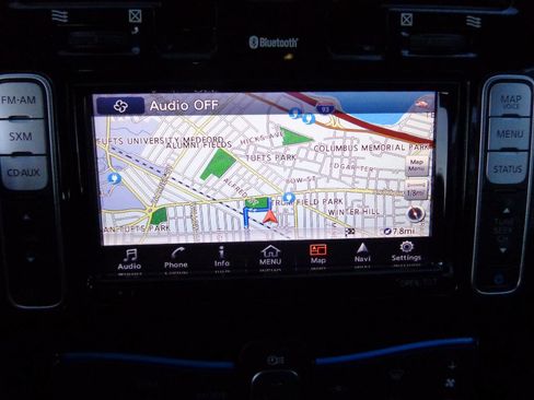 Used 2017 Nissan Leaf SV image 11