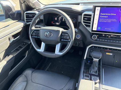 Used 2024 Toyota Sequoia Platinum image 27