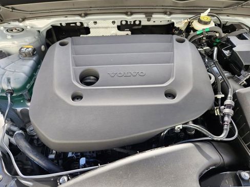 New 2026 Volvo XC40 B5 Core w/ Climate Package image 20