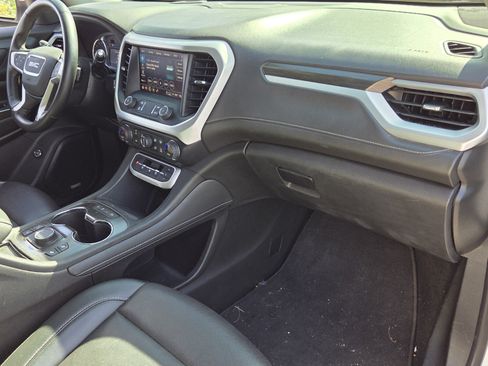 Certified 2023 GMC Acadia SLT FWD image 18