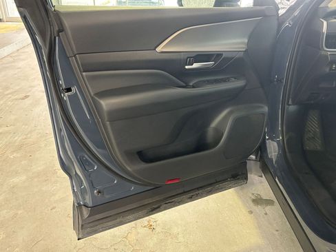 Used 2025 Toyota Grand Highlander LE image 26