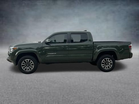 Used 2022 Toyota Tacoma TRD Sport RWD image 2
