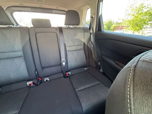 Used 2025 Nissan Rogue SV FWD image 38