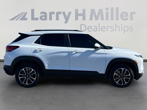 Used 2024 Chevrolet TrailBlazer LT w/ LT Cold Weather Package image 6