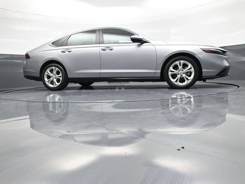 Used 2023 Honda Accord LX image 28