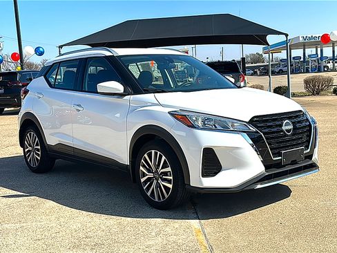 Used 2024 Nissan Kicks SV image 10