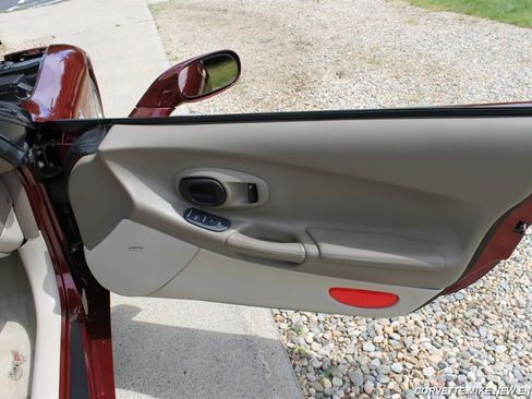 Used 2003 Chevrolet Corvette Convertible w/ Preferred Equipment Group1 RWD image 35