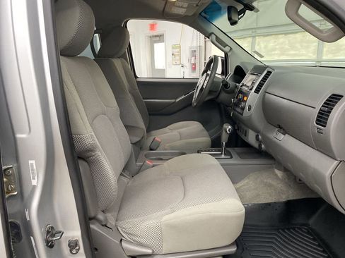 Used 2013 Nissan Frontier SV w/ SV Value Truck Pkg image 20