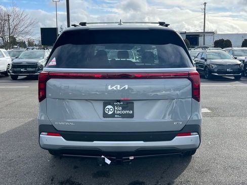 New 2026 Kia Carnival EX FWD image 10