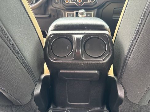 Used 2018 Jeep Wrangler Unlimited Sport AWD/4WD image 36