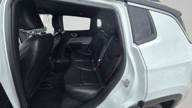 Used 2025 Jeep Compass Limited AWD/4WD image 37