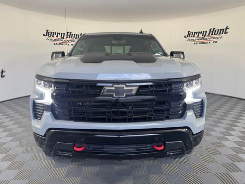 Used 2024 Chevrolet Silverado 1500 LT Trail Boss w/ Convenience Package II AWD/4WD image 5