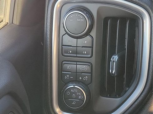 Used 2020 Chevrolet Silverado 1500 High Country w/ Technology Package image 16