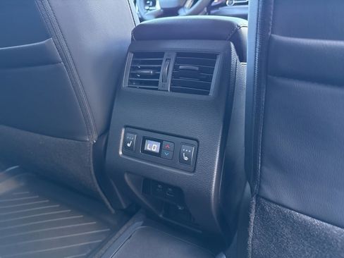 New 2025 Mitsubishi Outlander SEL image 32